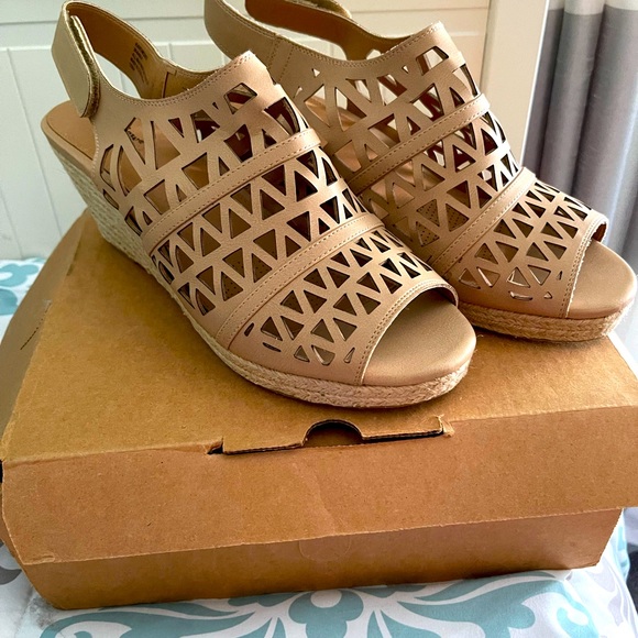 Comfortview 12WW Espadrilles - Picture 5 of 5